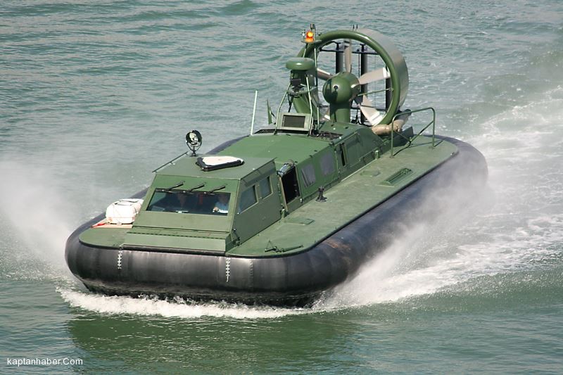 Hem karada hem de denizde gidebilen çok yönlü araç